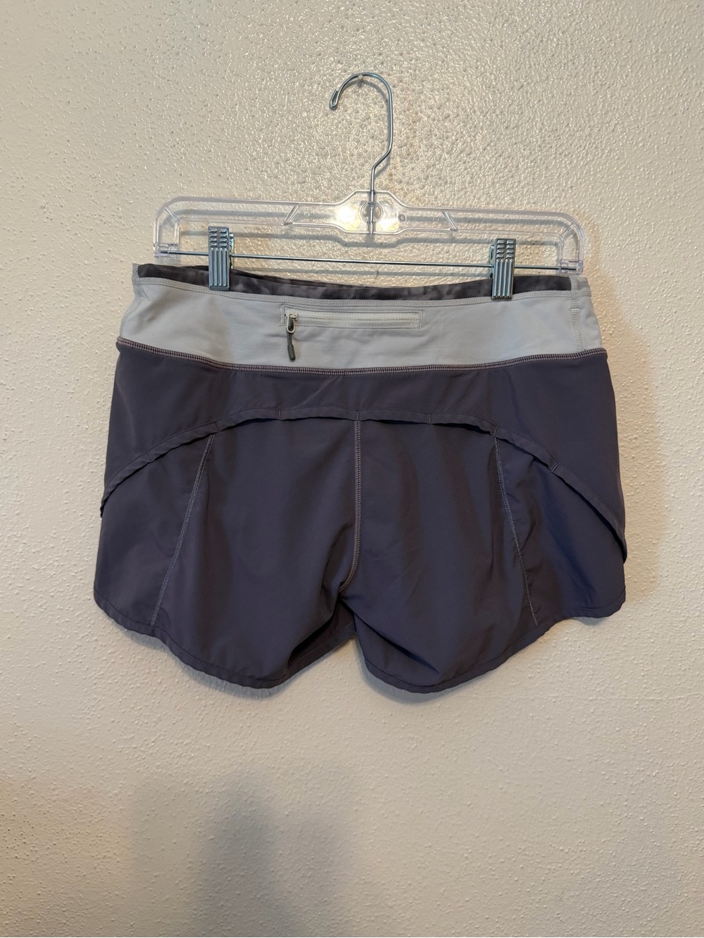 Lululemon Two-Tone Gray Athletic Shorts -Size 6 - Picture 2 of 4